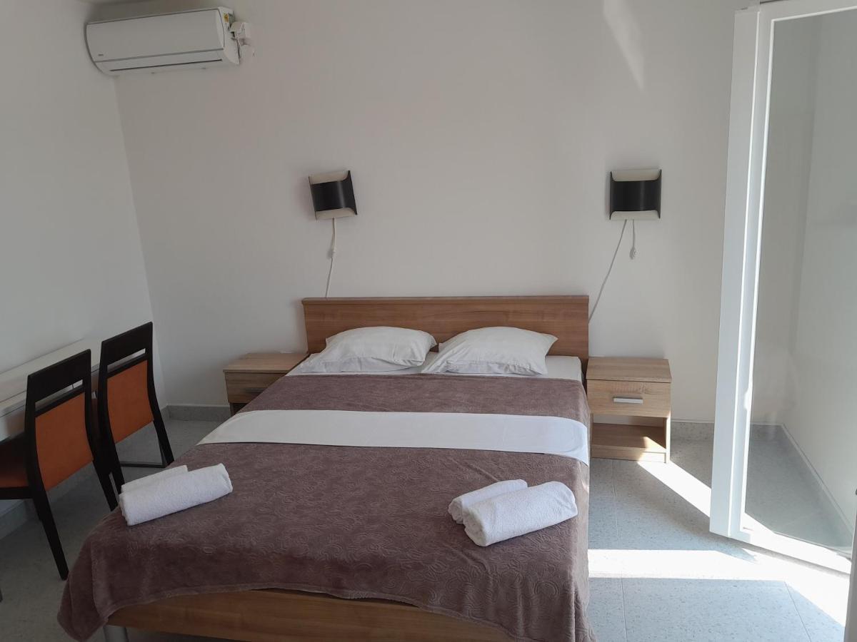 Apartmani Urlic Sreser Exterior photo